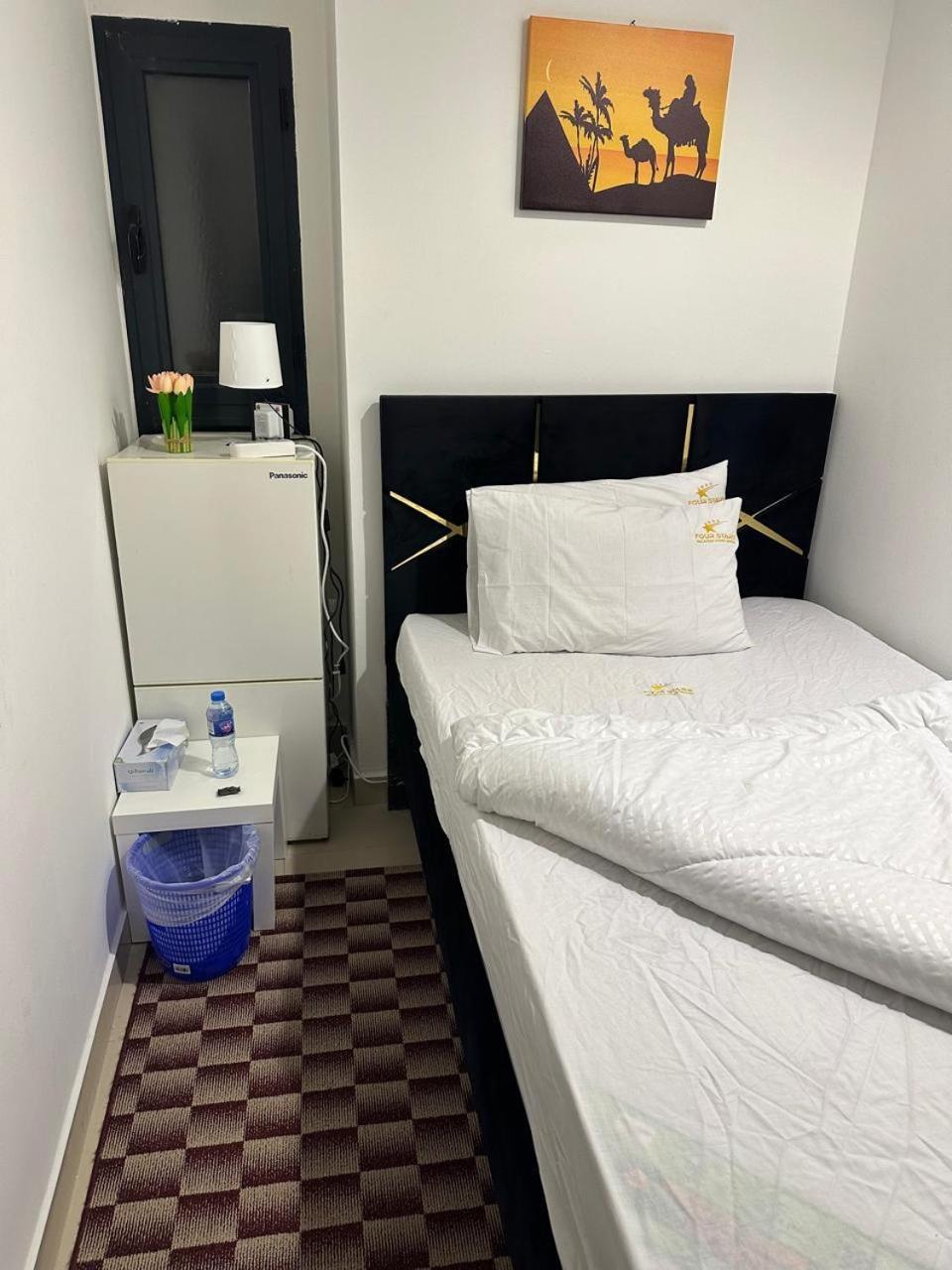Four Stars Hostel Dubai Buitenkant foto