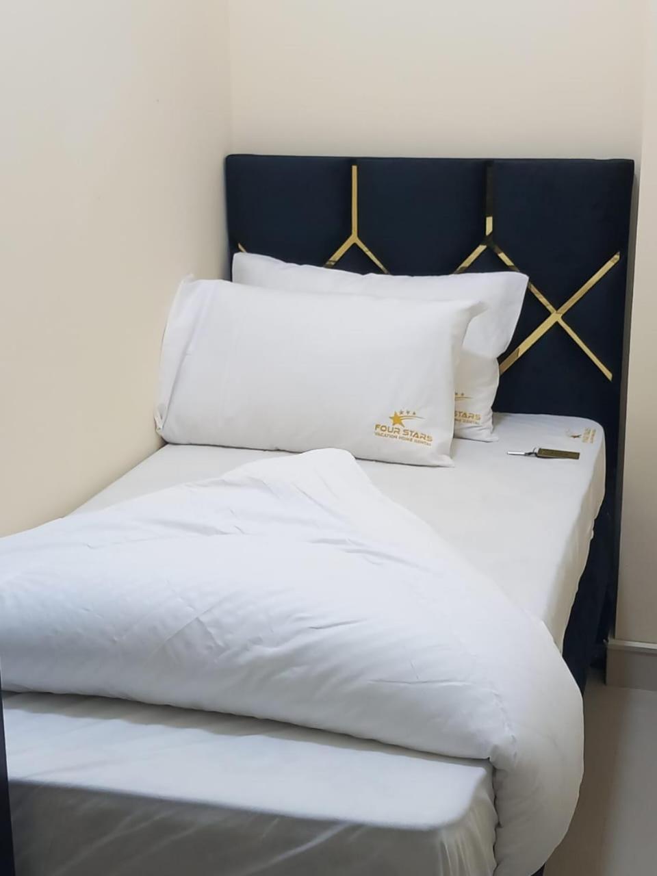 Four Stars Hostel Dubai Buitenkant foto