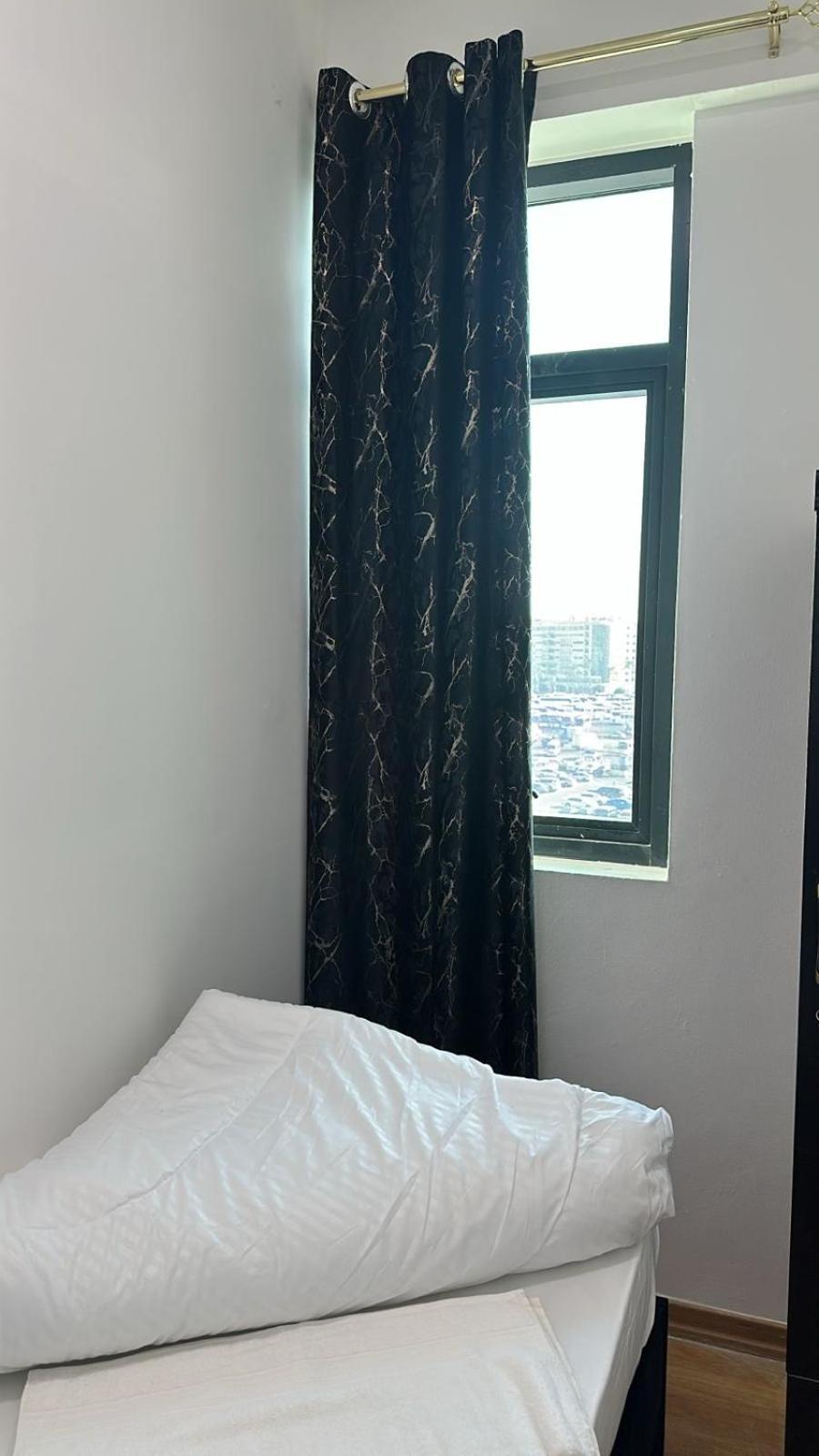 Four Stars Hostel Dubai Buitenkant foto